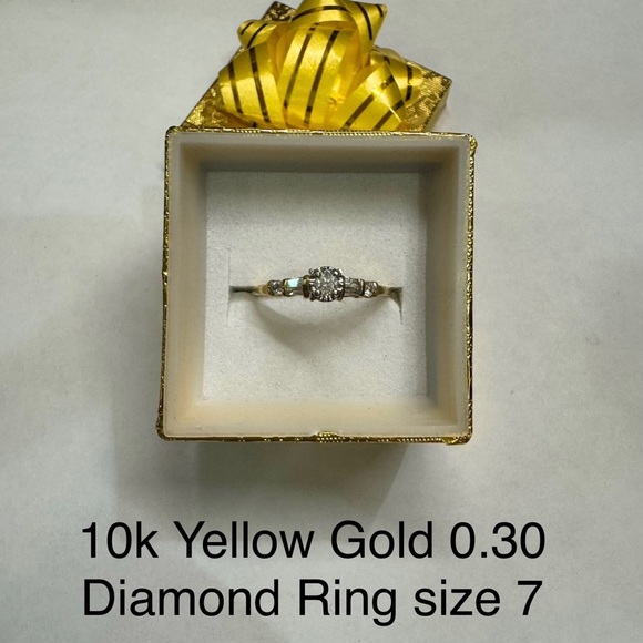 10k YELLOW GOLD ring 0.30 total diamond weight size 7